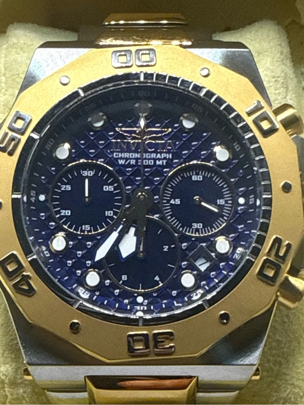 Invicta Akula model 23101 Blue Dial Gold/Silver New Battery